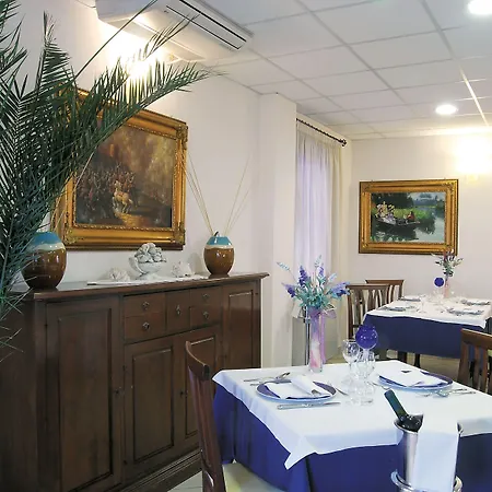 Ξενοδοχείο Caggiari 3*