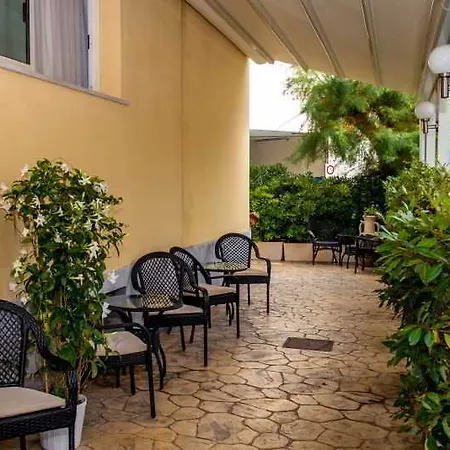 Caggiari Hotel 3*
