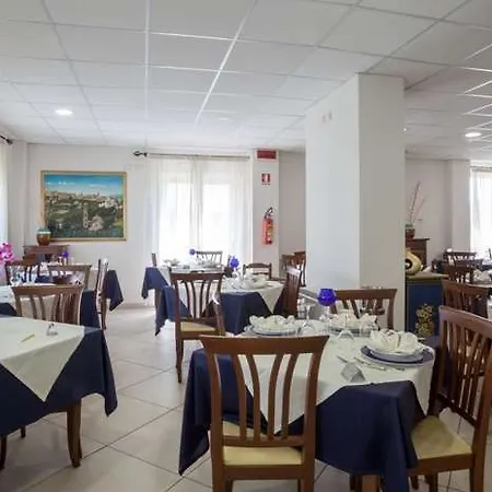 Ξενοδοχείο Caggiari 3*